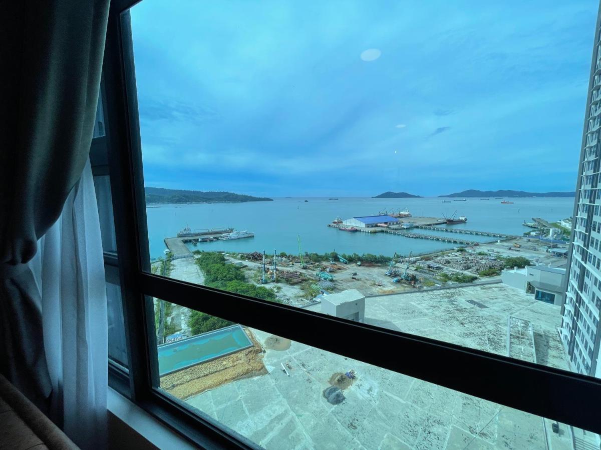 Seaview Luxury Condo Homestay 2Bed 2Bath Jesselton Quay By R2 Residence コタキナバル エクステリア 写真