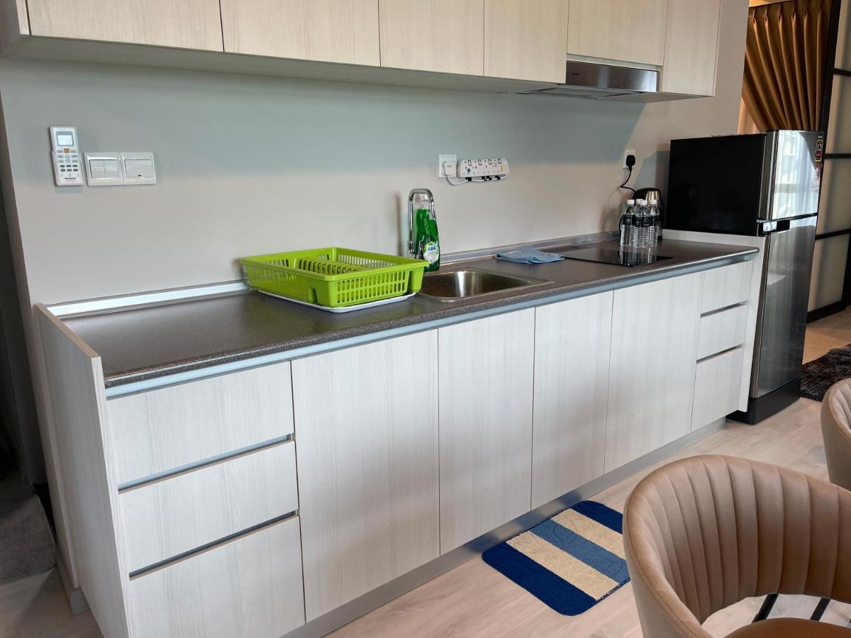 Seaview Luxury Condo Homestay 2Bed 2Bath Jesselton Quay By R2 Residence コタキナバル エクステリア 写真