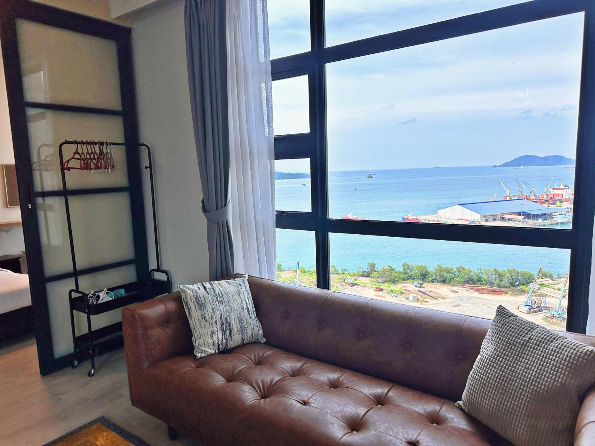 Seaview Luxury Condo Homestay 2Bed 2Bath Jesselton Quay By R2 Residence コタキナバル エクステリア 写真